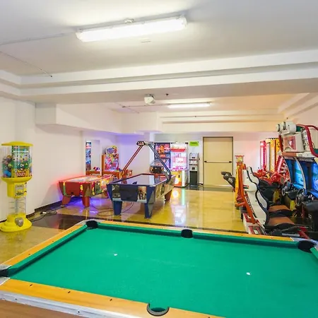 فيلة Laura بولا